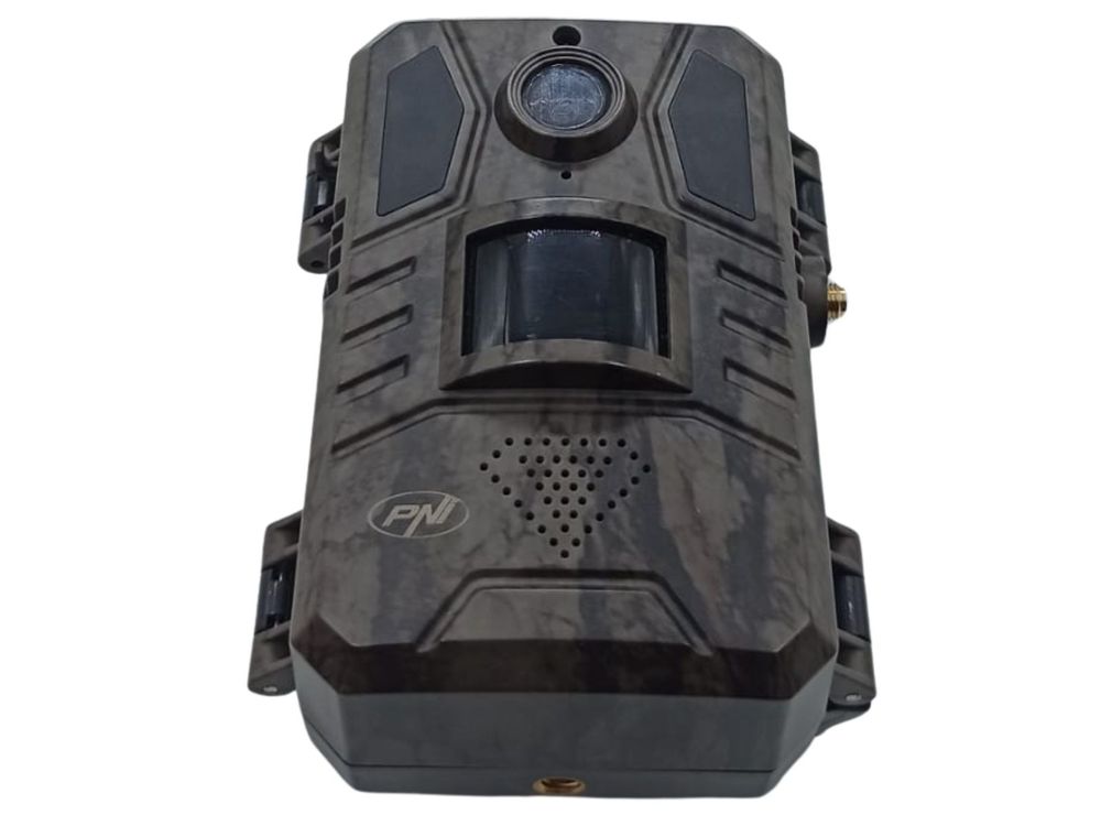 [RESIGILAT] Camera vanatoare 4G LTE, PNI-HU751-R2, video 4MP, foto 16MP, 3.6mm, IR25m, PIR, panou solar 4W, aplicatie mobila UCon, slot card microSD, USB, IP66