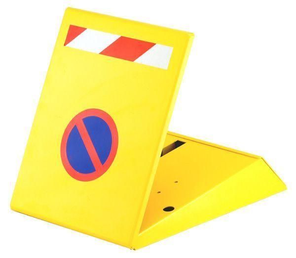 Blocator de parcare automat cu o telecomanda si acumulator