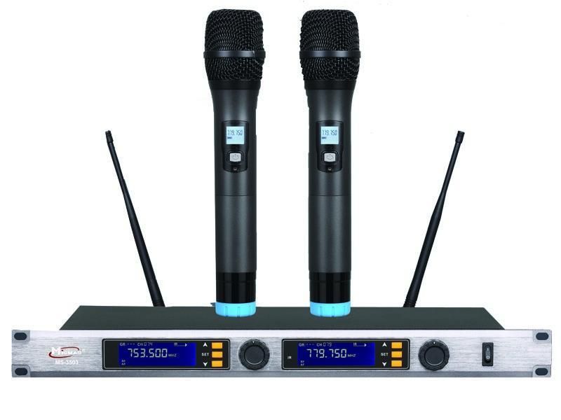 Kit 2 microfoane wireless de mana UHF