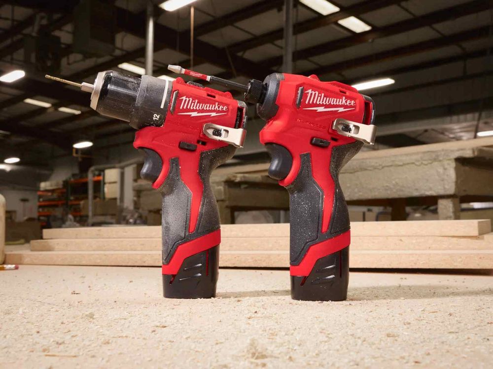 Masina de insurubat compacta, cu impact, Milwaukee M12 BLIDRC-0
