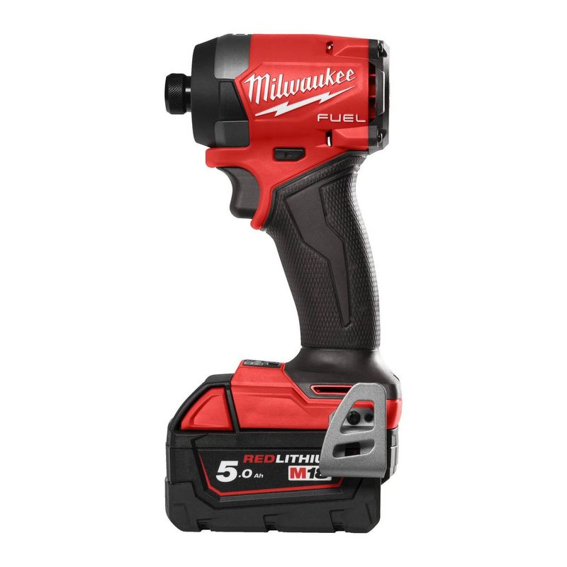 PROMO: Kit masina de insurubat cu impact Milwaukee M18, 226 Nm, 1