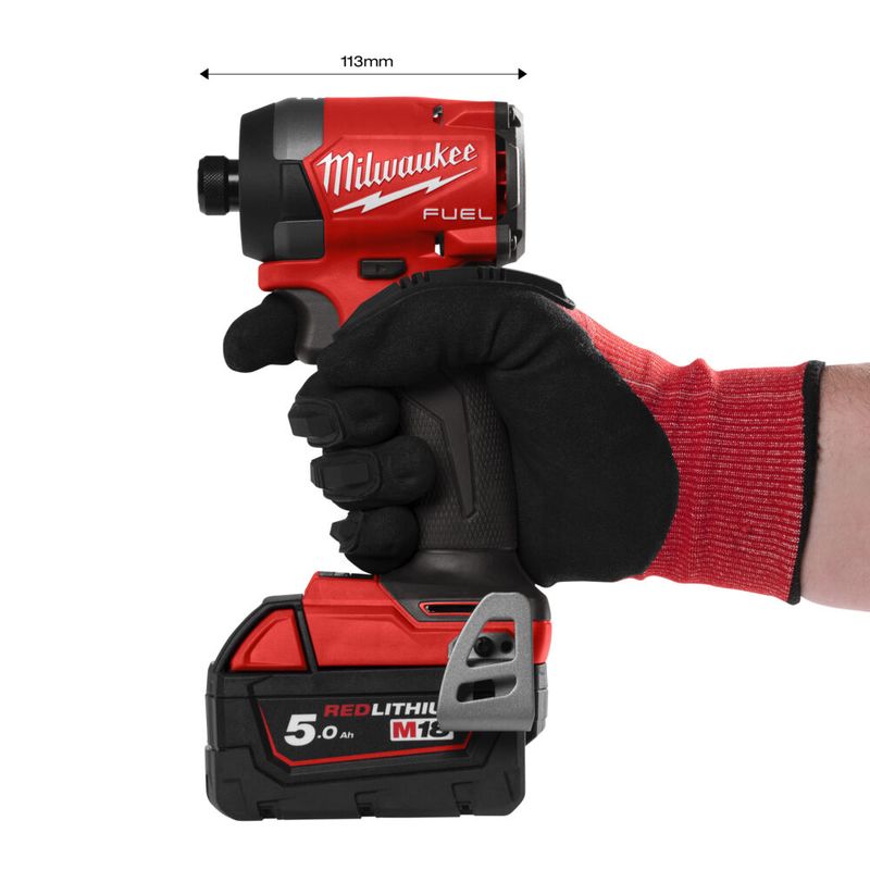 PROMO: Kit masina de insurubat cu impact Milwaukee M18, 226 Nm, 1