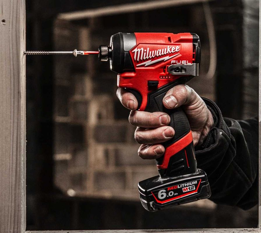 Masina de insurubat cu impact Milwaukee Drive Control M12 FID2-0
