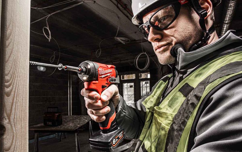 Masina de insurubat cu impact HEX M12 FUEL Milwaukee, subcompacta