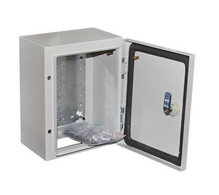 Cutie metalica pentru exterior cu incuietoare si garnitura, 250x200x150mm, IP56, accesorii incluse, Freder, 32-400/25