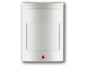 Detector de miscare dual Paradox DM50, adresabil, unghi 110 grade, pentru centrale EVO192