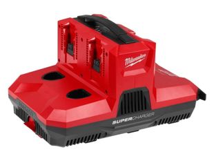 Incarcator super rapid multi-port Milwaukee M12-18 MBPSC4, M12 - M18, PACKOUT, 38A, racire activa, compatibil vehicule, 4932500142
