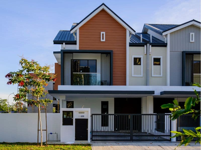 Poarta metalica batanta pentru acces auto in curte