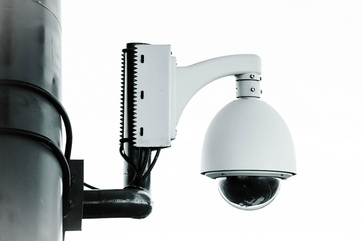 Camera de supraveghere mobila montata in exterior
