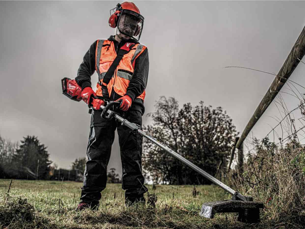 Sistem multifunctional M18 Atasament cap cositor cu fir Milwaukee M18 FOPH-LTA, pentru multifunctionale Quick-Lock, latime taiere 38.6cm, 4932464955