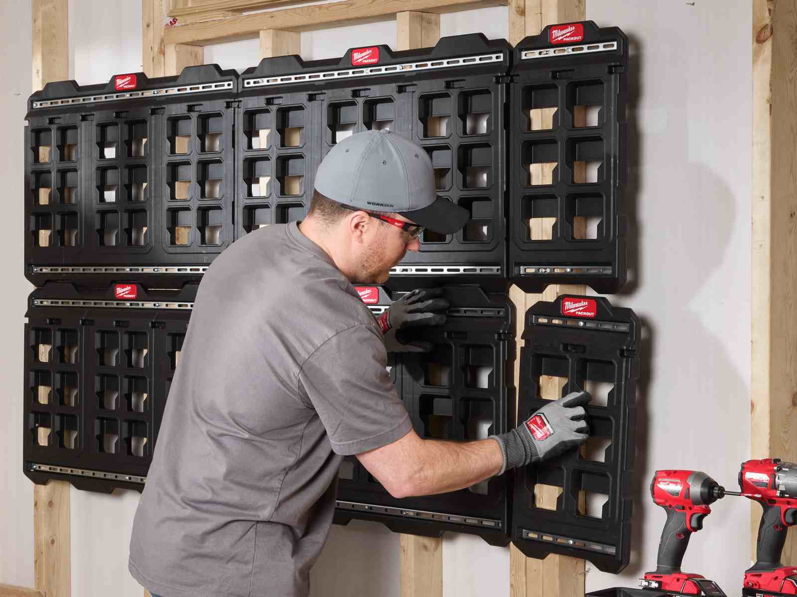 Suport fixare Milwaukee Packout, constructie din polimeri, capacitate 22.7 kg, 4932480621