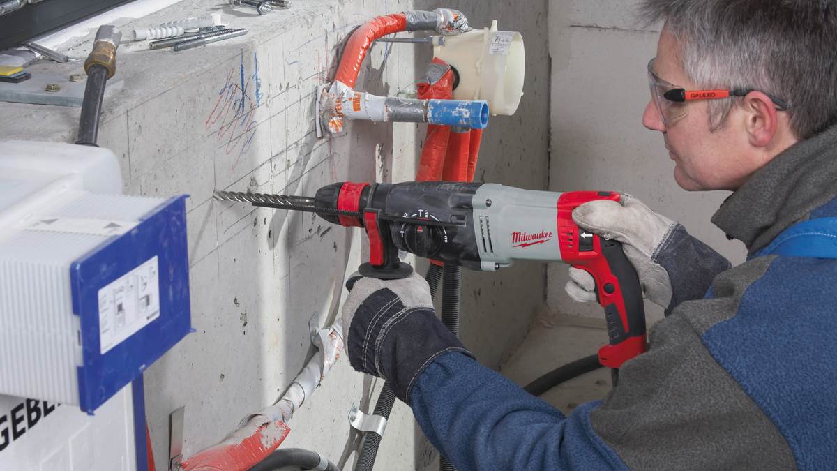 ciocan rotopercutor Milwaukee