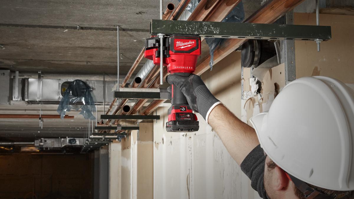 Dispozitiv taiere tije filetate Milwaukee M18