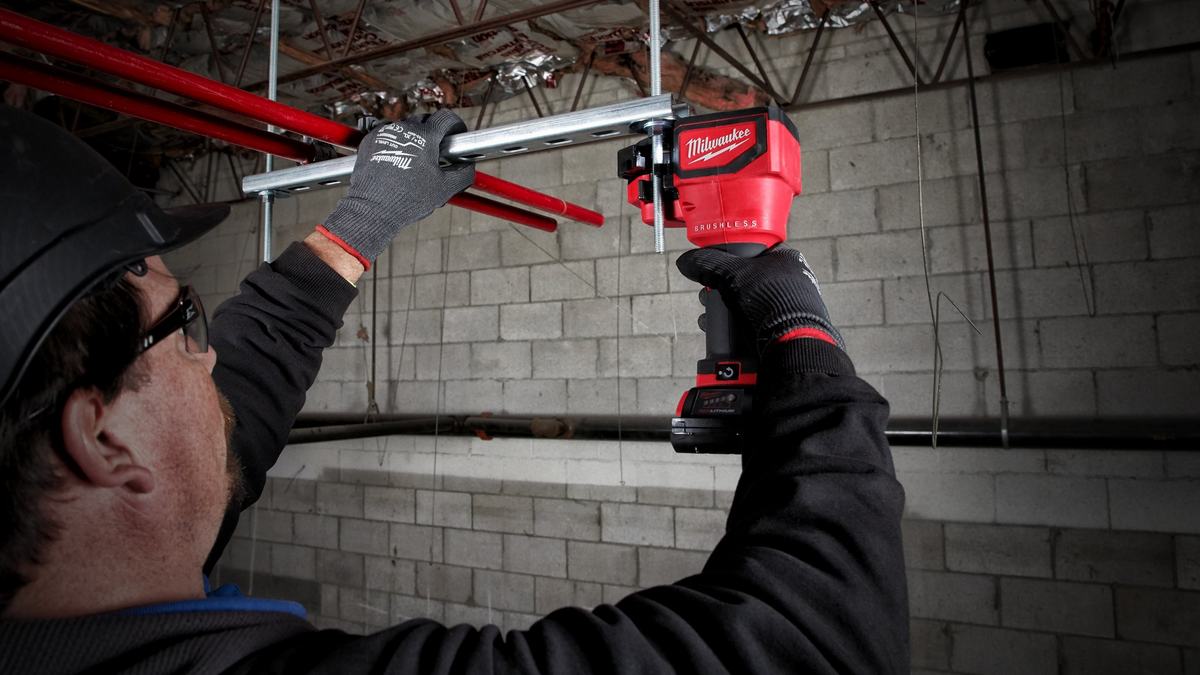Dispozitiv taiere tije filetate Milwaukee M18