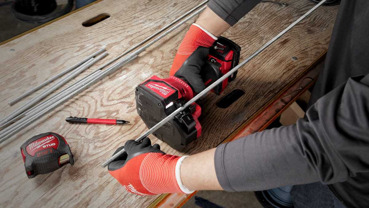 Dispozitiv taiere tije filetate Milwaukee M18