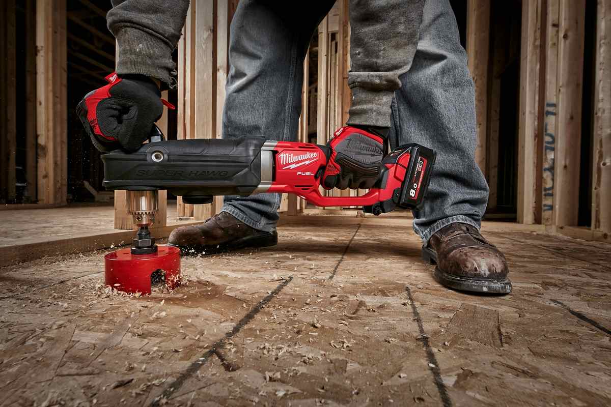 masin agaurit Milwaukee, motor fara perii, 2 viteze