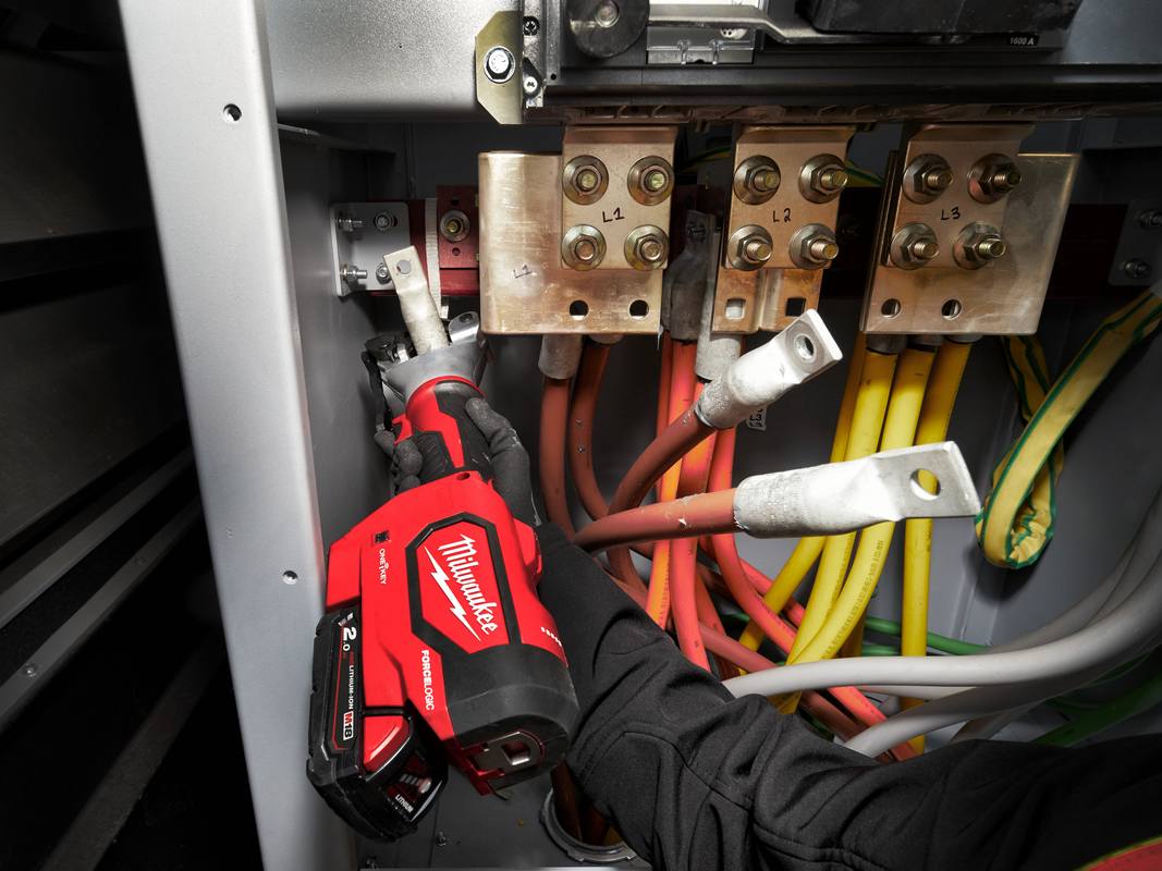 sertizor hidraulic Milwaukee  4933471950