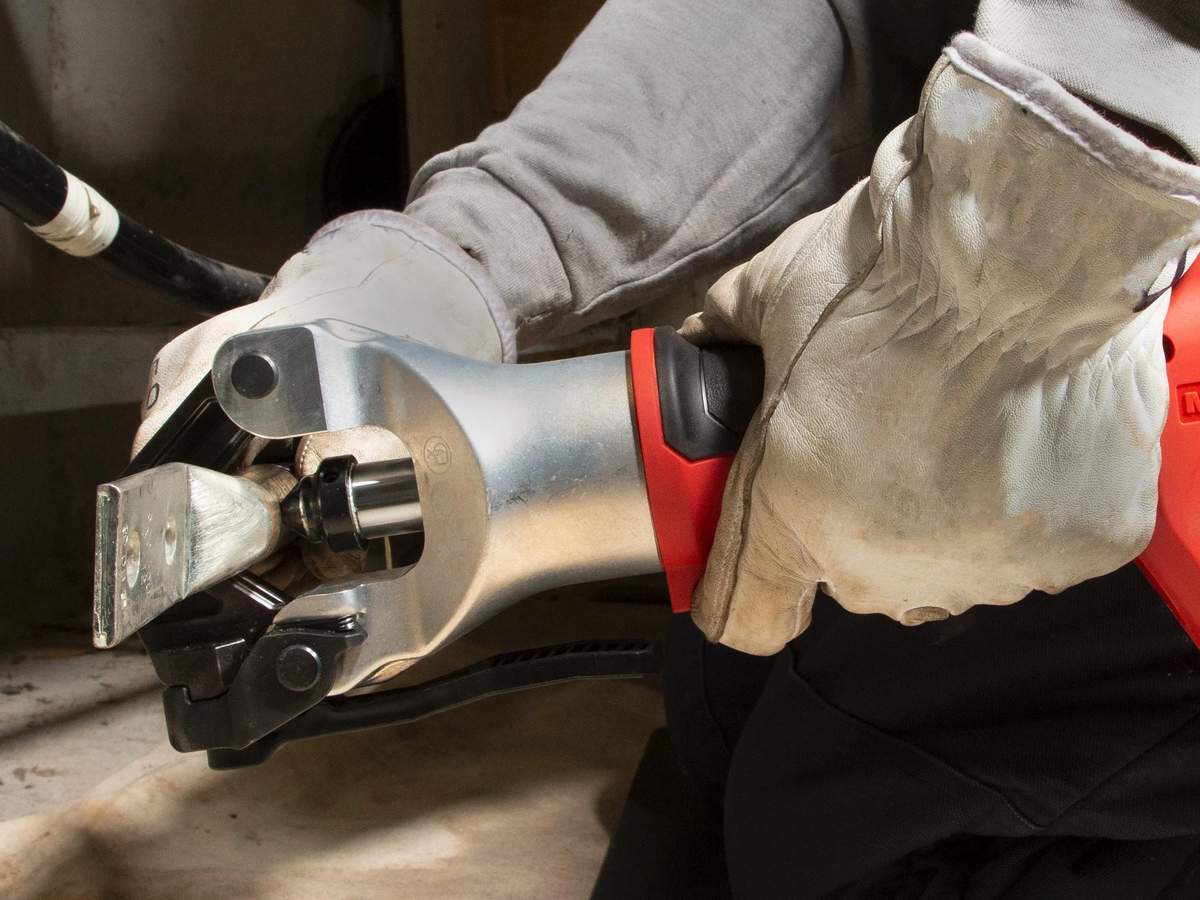 sertizor hidraulic Milwaukee  4933471950