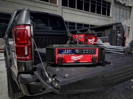 radio Milwaukee M18, 40W, pentru santiere, IP57, carcasa robusta