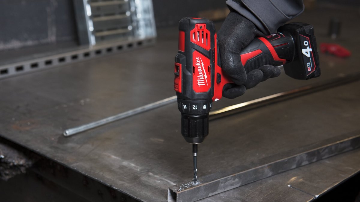 masina gaurit Milwaukee M12