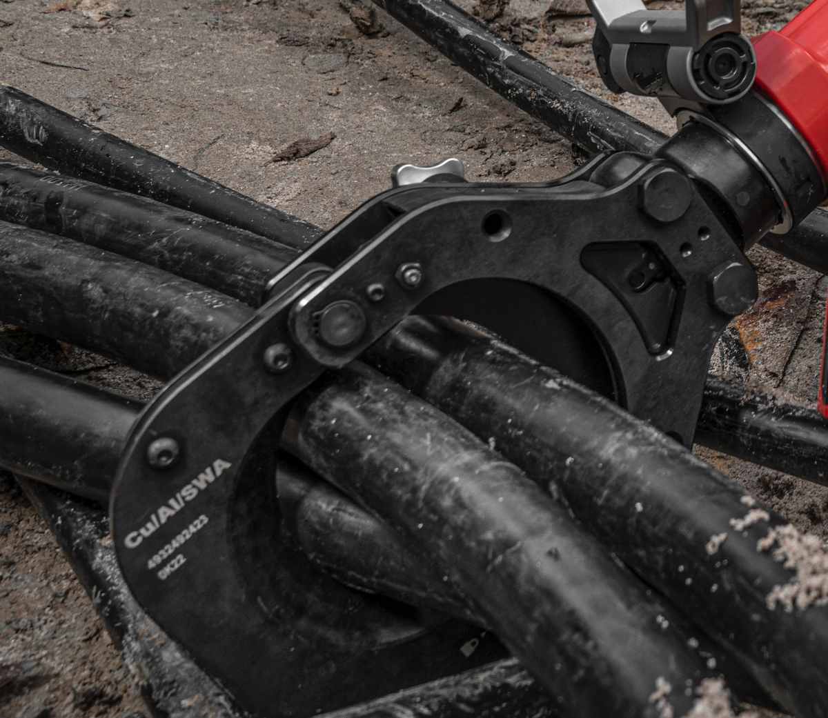 Taietor hidraulic cabluri Milwaukee 4933492419