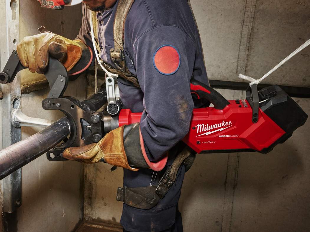 Taietor hidraulic pentru cabluri Milwaukee M18