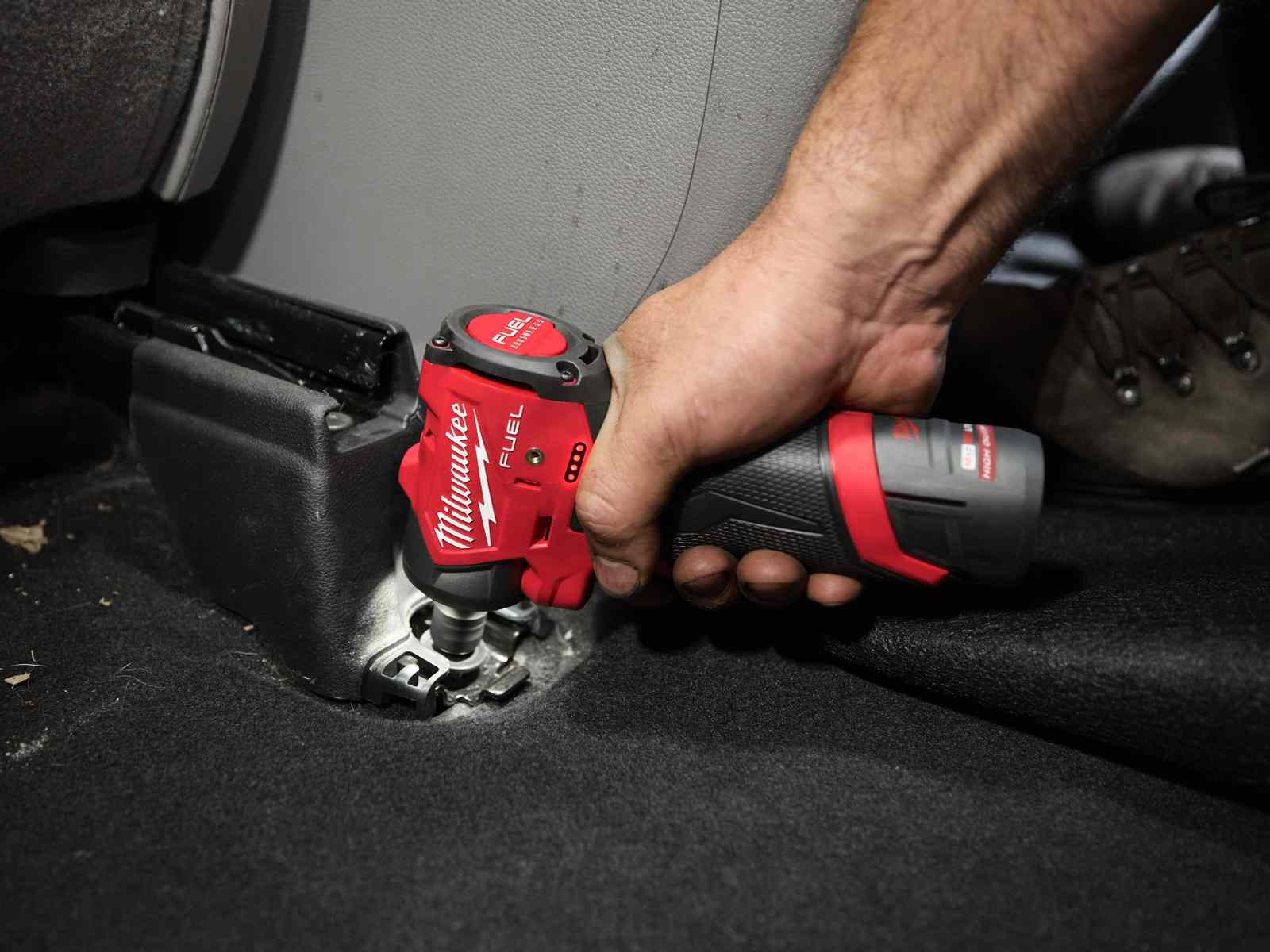 cheie subcompacta Milwaukee