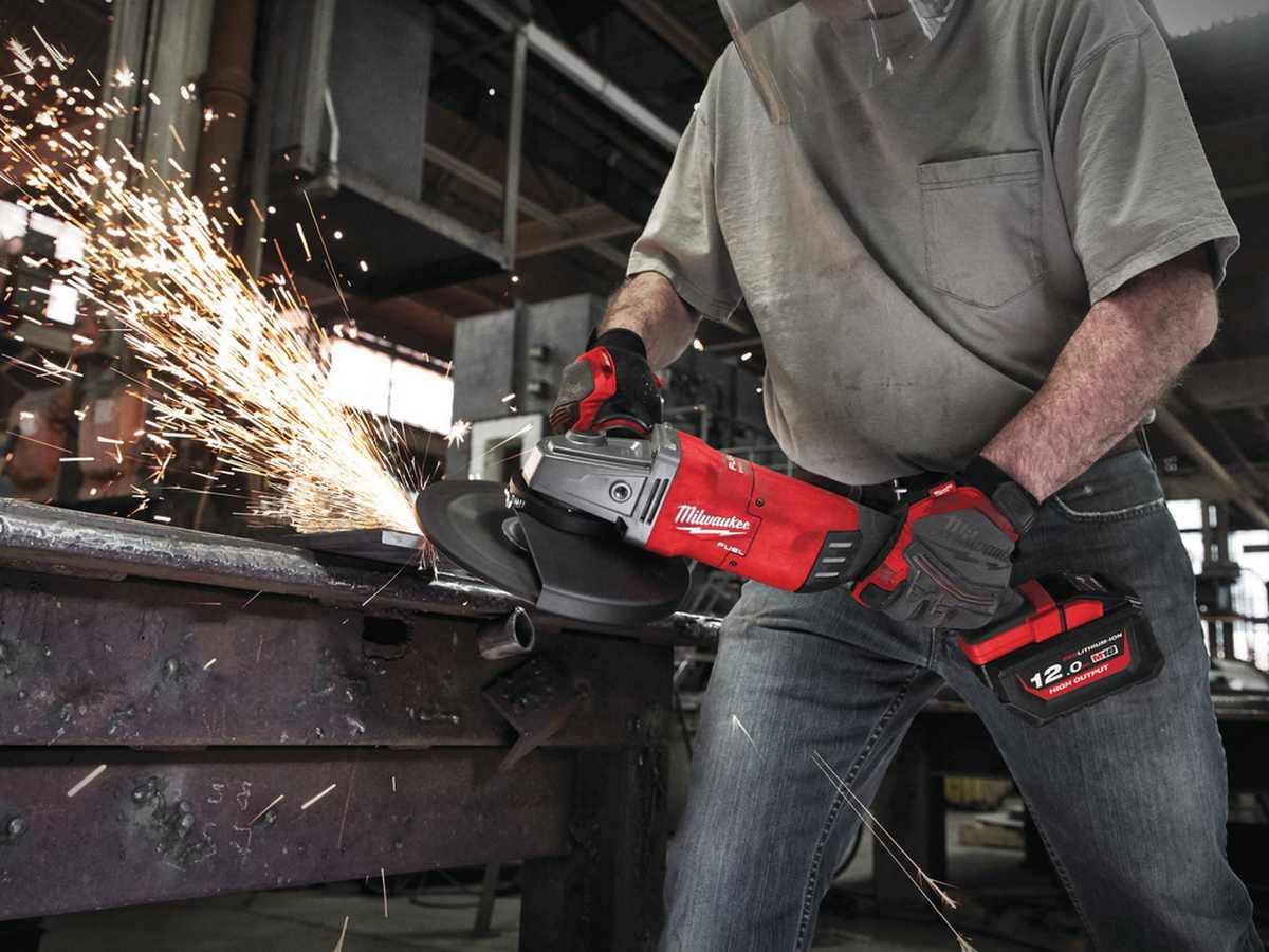 Polizor Milwaukee M18