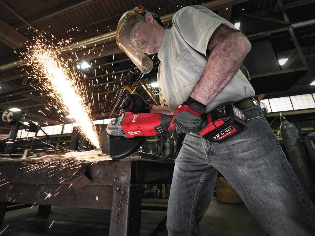 Polizor Milwaukee M18