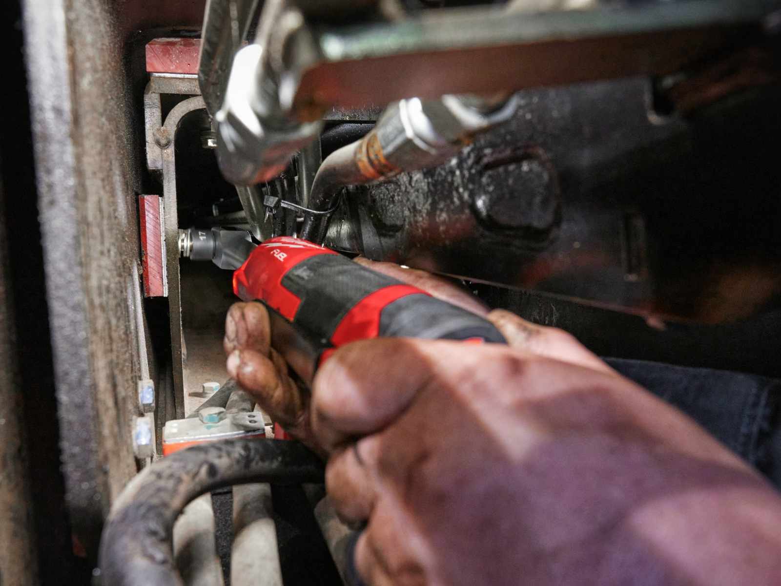 Cheie cu clichet Milwaukee M12 FPTR-0 Fuel Insider, 80Nm, 350 RPM, pass-through 15mm, tubulare 8-21mm, motor fara perii, 4933499413