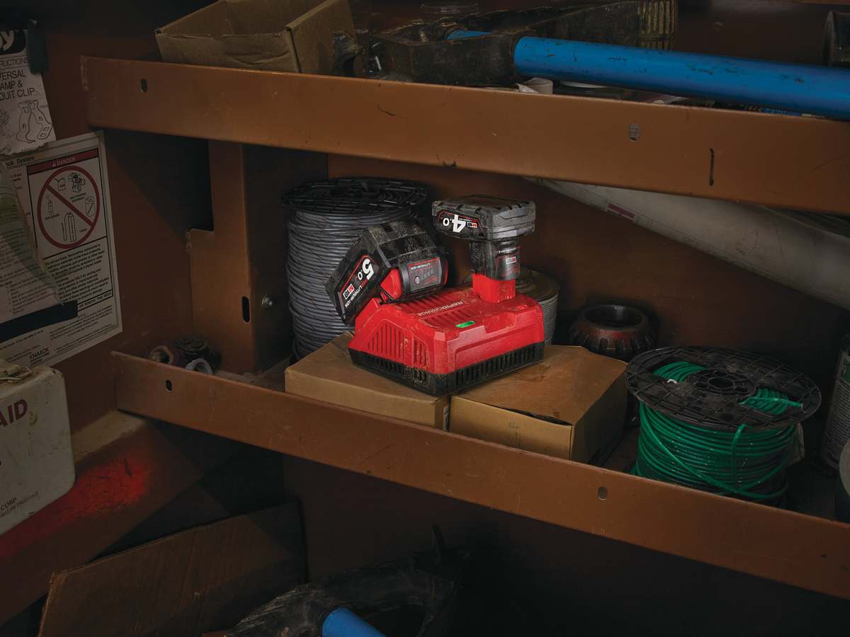 Incarcator pentru Masina de gaurit compacta Milwaukee M18 BLPDRCMC-402C, motor fara perii, 145mm, 2x acumulatori 4Ah, incarcator M12-M18, carcasa protectie, 4933499458