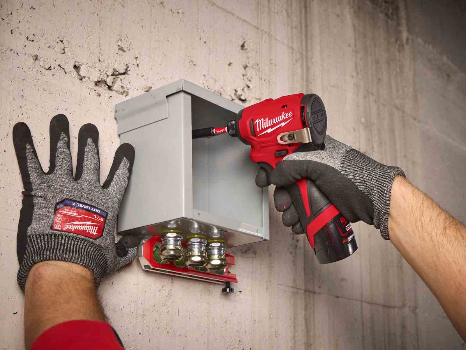 masina de insurubat Milwaukee