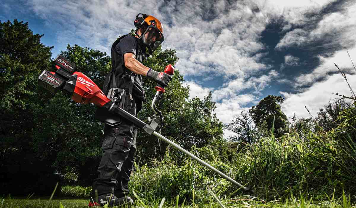 utilizare motocoasa milwaukee