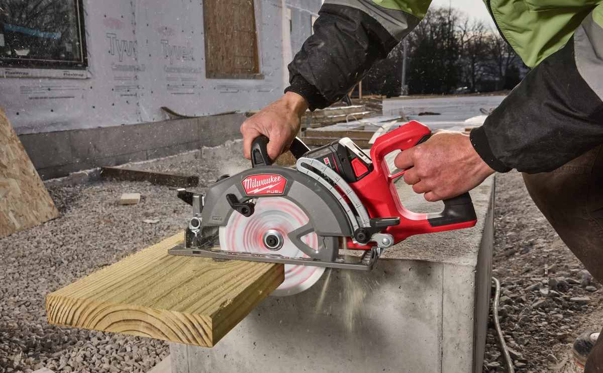utilizare fierastrau milwaukee 