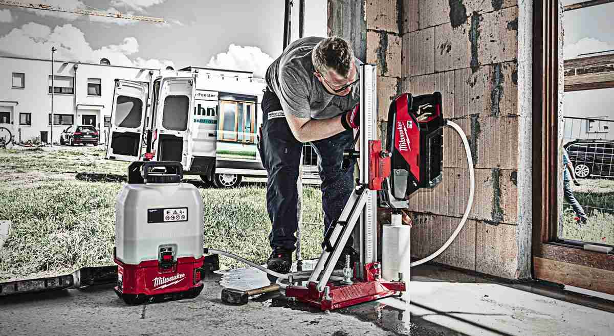 utilizare masina de gaurit milwaukee