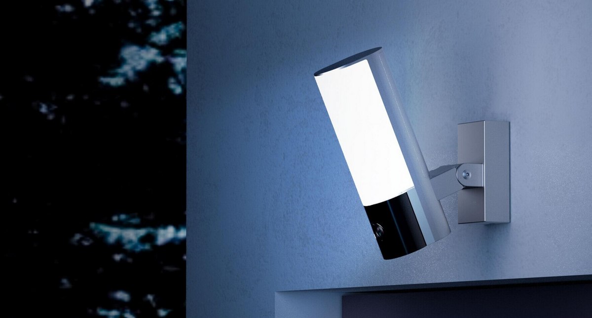 camera cu lampa led