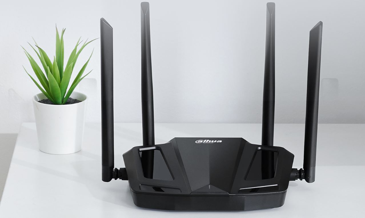 DH-AC12 router Dahua, mobilier alb, planta ghiveci