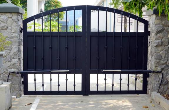 Automatizare porti batante pentru control de la distanta.