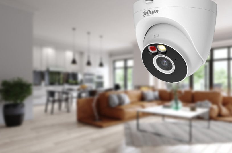 Camera de supraveghere interior Wi-Fi cu functii AI.