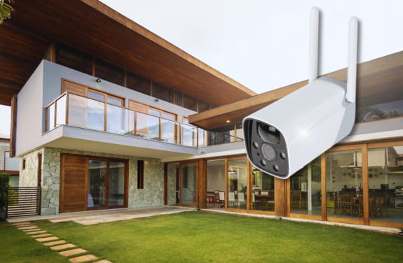 Camera supraveghere cu panou solar.