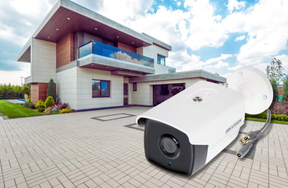 Camera de exterior cu lentila fixa Full HD cu IR.