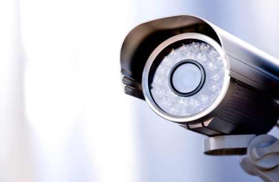 Camera supraveghere care permite monitorizarea video in timp real de pe smartphone.