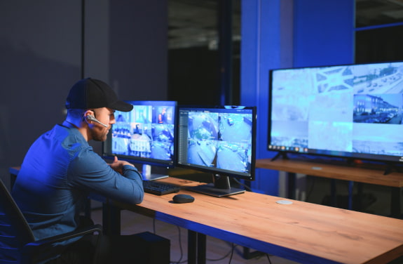 Camere de supraveghere exterior.