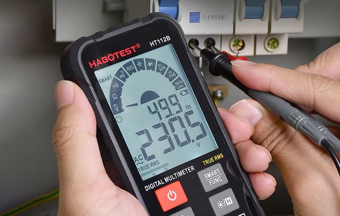 Multimetru digital inteligent masuratori electrice Habotest HT112B, True RMS, ecran 2.88 inch, NCV, lanterna, 2x baterii CR2032 incluse