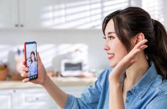 Cum se instaleaza aplicatia pentru videointerfon pe smartphone.