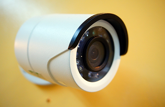 Functii esentiale la camerele de supraveghere interior pentru o monitorizare optima.