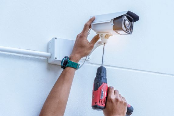 Instalare camera LPR pentru monitorizare vehicule in parcari.