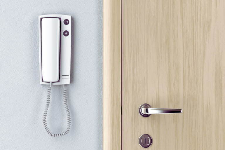 Ce este o centrala IP PBX si ce avantaje ofera.