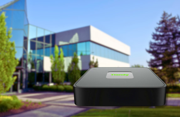 Kit camere supraveghere exterior cu microfon si NVR.