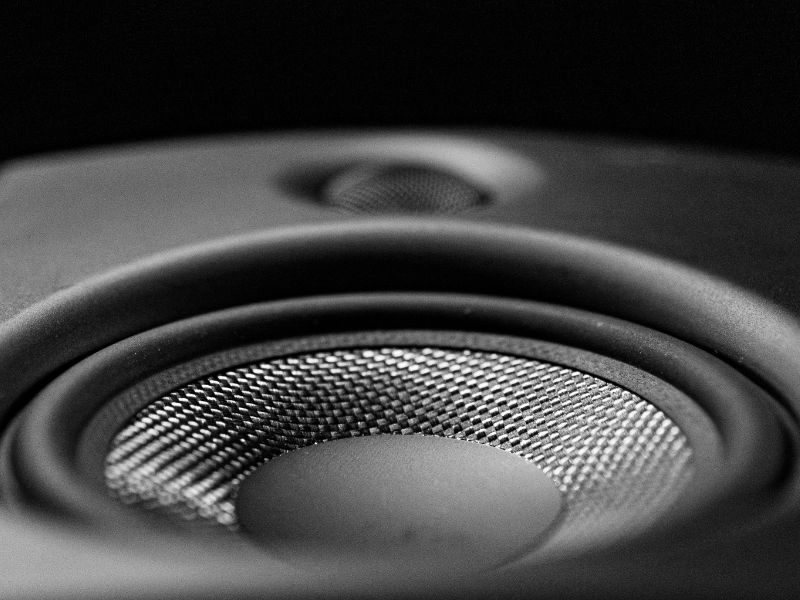 Solutii pentru Sisteme Audio IP si Sonorizare Analogica: Tehnologii Moderne pentru Sunet de Inalta Fidelitate